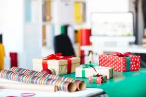 Blogs 7 Embroidered Gifts for Employee and Client Appreciation